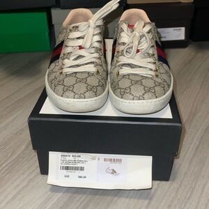 Women’s Gucci Sneakers